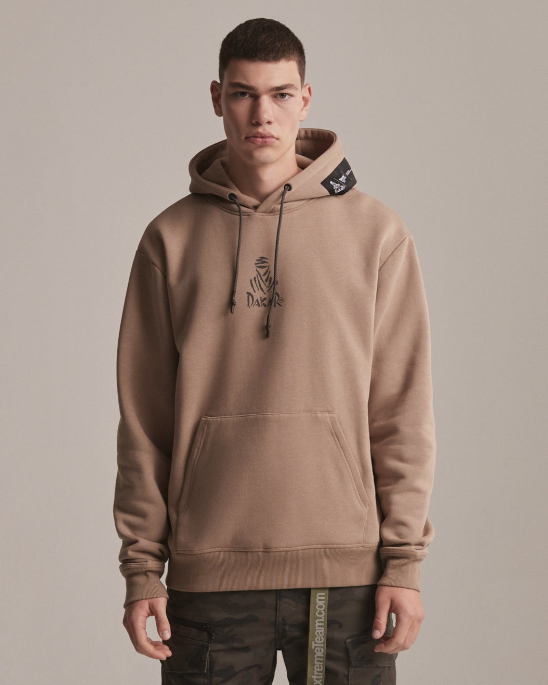 Sweat à capuche Dakar H23 - Sable